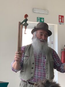 Prezzemolo presenta un giocattolo di una volta